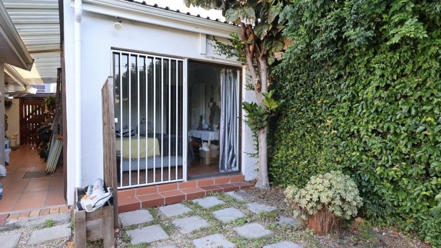 3 Bedroom Property for Sale in Hoog En Droog Western Cape